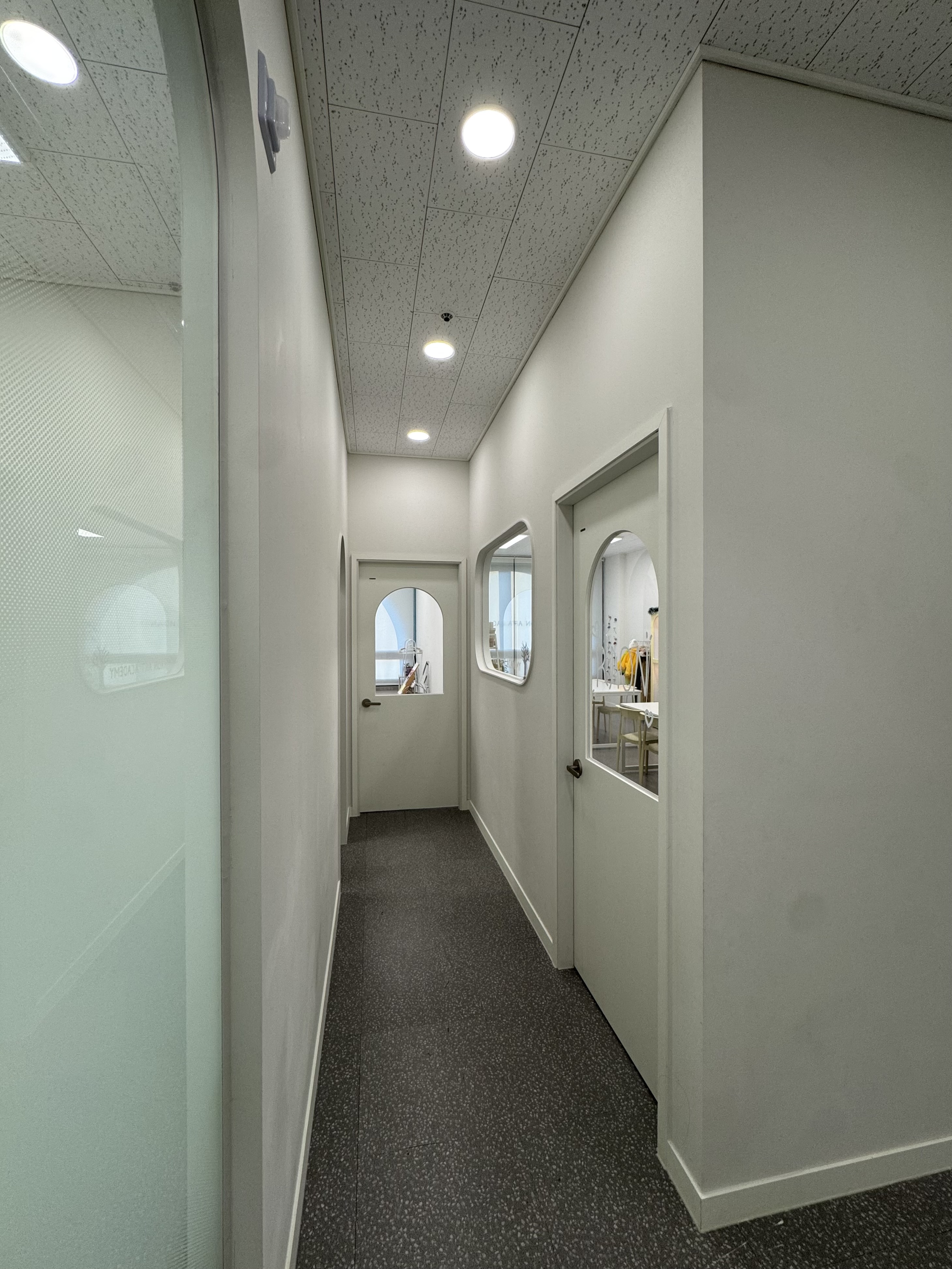 관저라온미술학원 갤러리 아동 미술작품 전시 코너